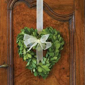 Boxwood Leaf Green Topiary Cone & Heart