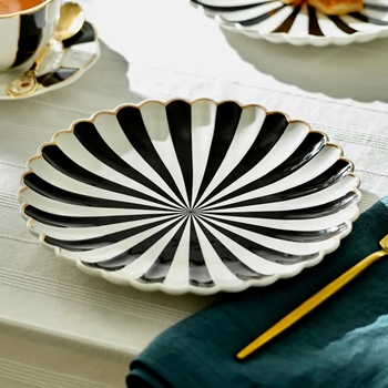 Plate - Porcelain Black & White Scallop Side 8.5in