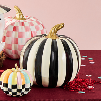 Courtly Stripe Pumpkin Medium 9W/11H