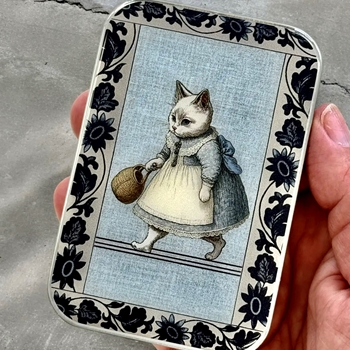 Kitty Notions Decoupaged Tin - 3.5x2.3x.5in Slide Open